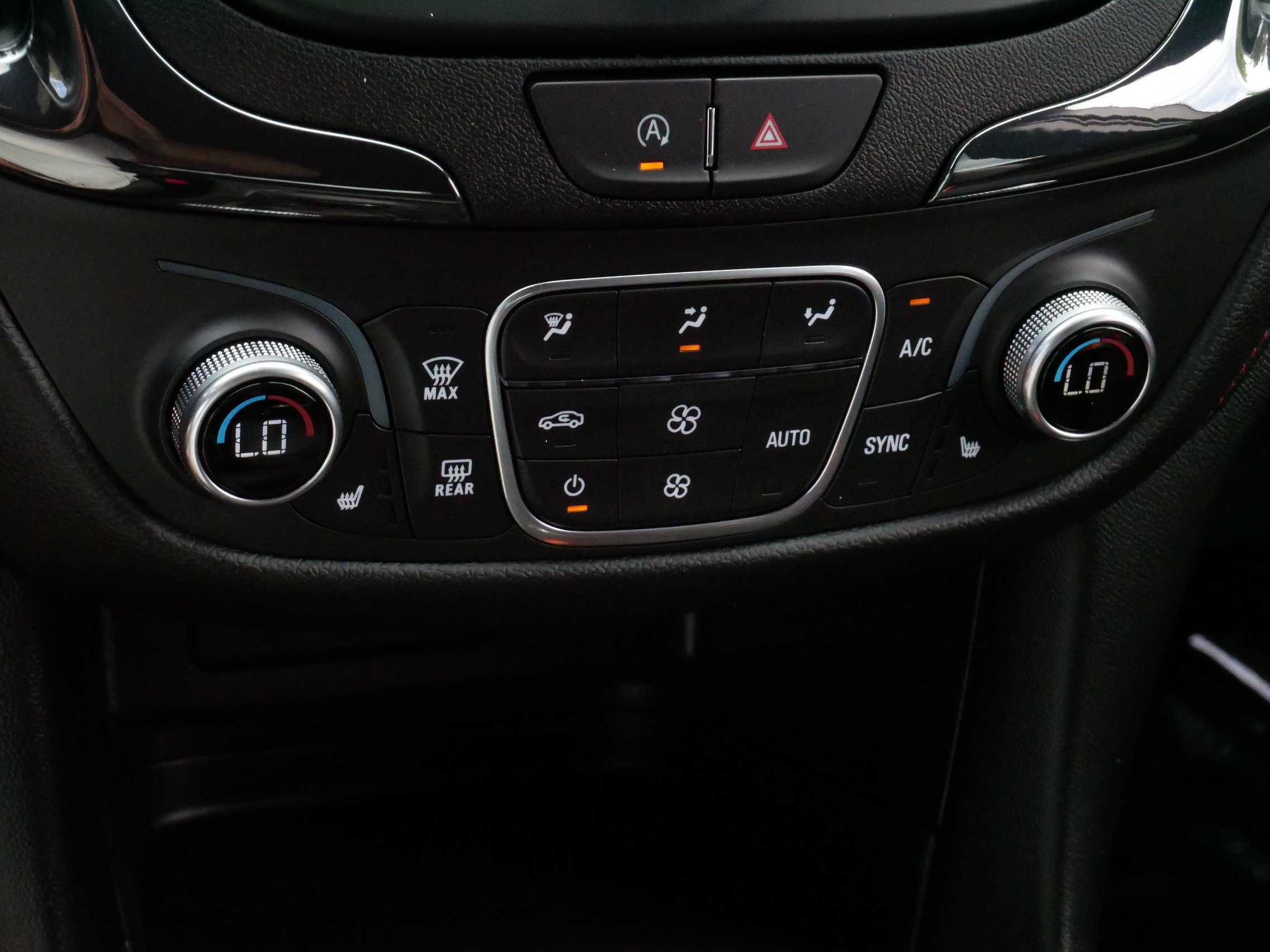 Used 2024 Chevrolet Equinox RS AWD/4WD image 23