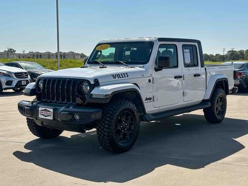 Used 2023 Jeep Gladiator Sport AWD/4WD image 7