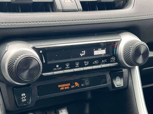 Certified 2019 Toyota RAV4 LE w/ All Weather Liner Package image 29