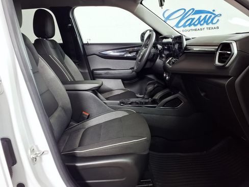 Used 2024 Chevrolet TrailBlazer LS w/ LS Convenience Package FWD image 12