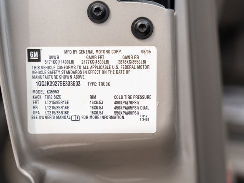 Used 2005 Chevrolet Silverado 3500 LT w/ Heavy-Duty Power Package image 37