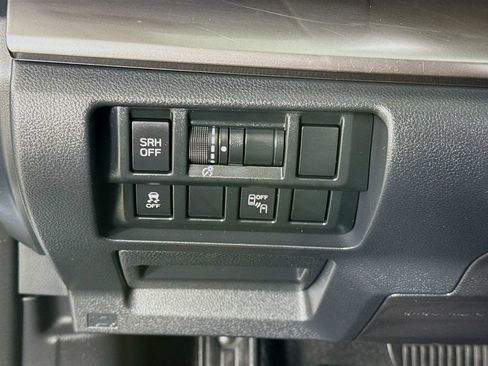 Used 2018 Subaru Crosstrek 2.0i Limited AWD/4WD image 12