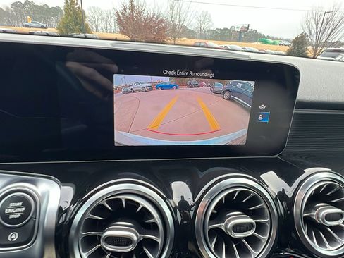 Used 2021 Mercedes-Benz GLB 250 GLB 250 image 31