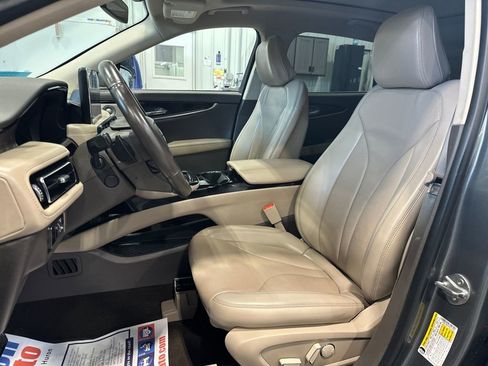 Used 2023 Lincoln Nautilus Reserve w/ Equipment Group 202A image 16