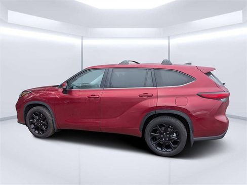 Used 2023 Toyota Highlander L image 6