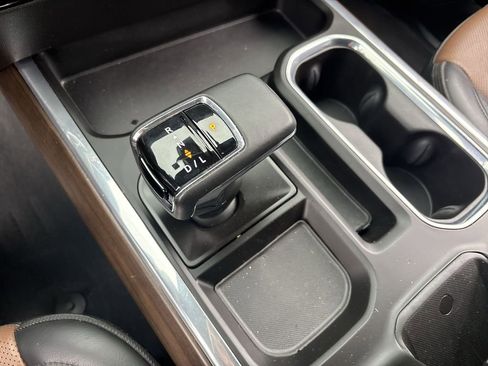 Used 2024 Chevrolet Silverado 1500 High Country w/ Technology Package image 16