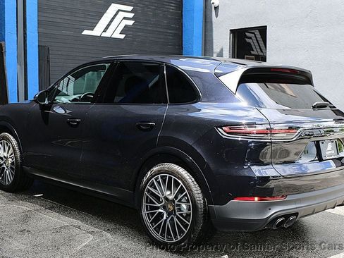Used 2022 Porsche Cayenne Platinum Edition AWD/4WD image 5