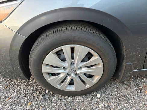 Used 2025 Nissan Sentra S image 16