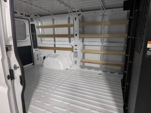Used 2025 RAM ProMaster 2500 w/ U-Haul Equipment Group FWD image 17