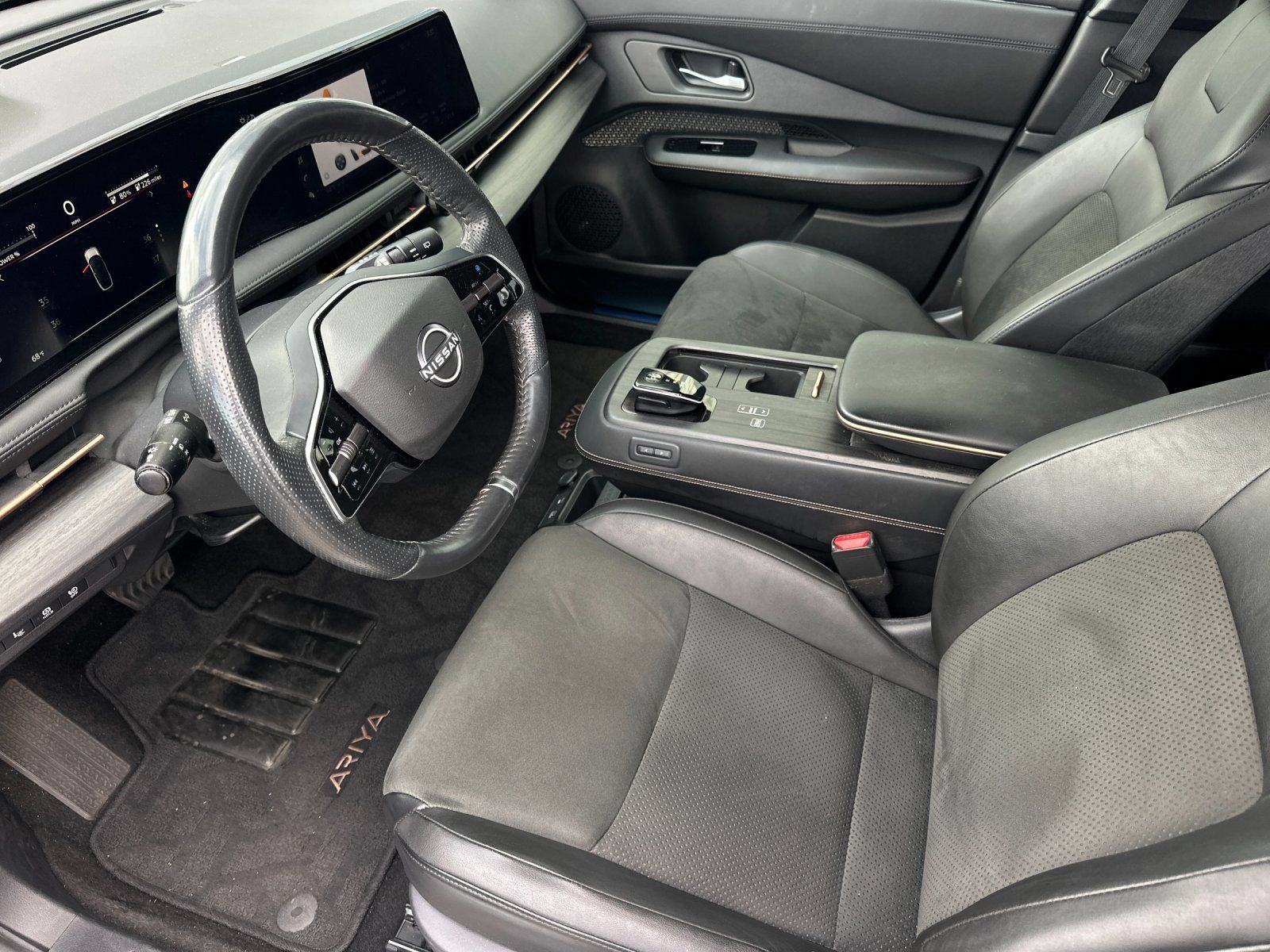 Used 2023 Nissan Ariya AWD image 9