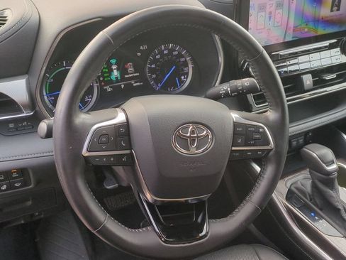 Used 2020 Toyota Highlander Platinum AWD/4WD image 14