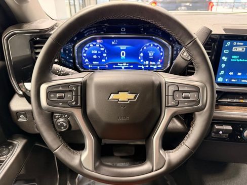 Used 2025 Chevrolet Silverado 1500 LT AWD/4WD image 37