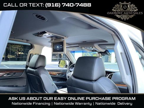 Used 2017 Cadillac Escalade Premium Luxury AWD/4WD image 16
