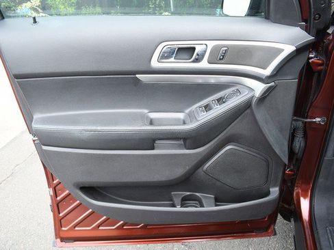 Used 2015 Ford Explorer XLT w/ Equipment Group 202B image 13