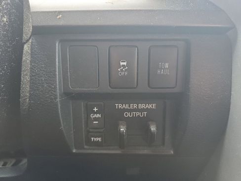 Used 2016 Toyota Tundra SR5 image 29