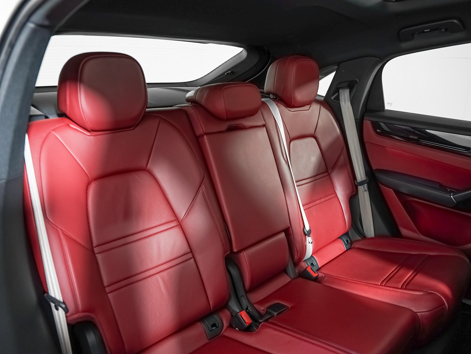 Certified 2023 Porsche Cayenne Coupe AWD/4WD image 6