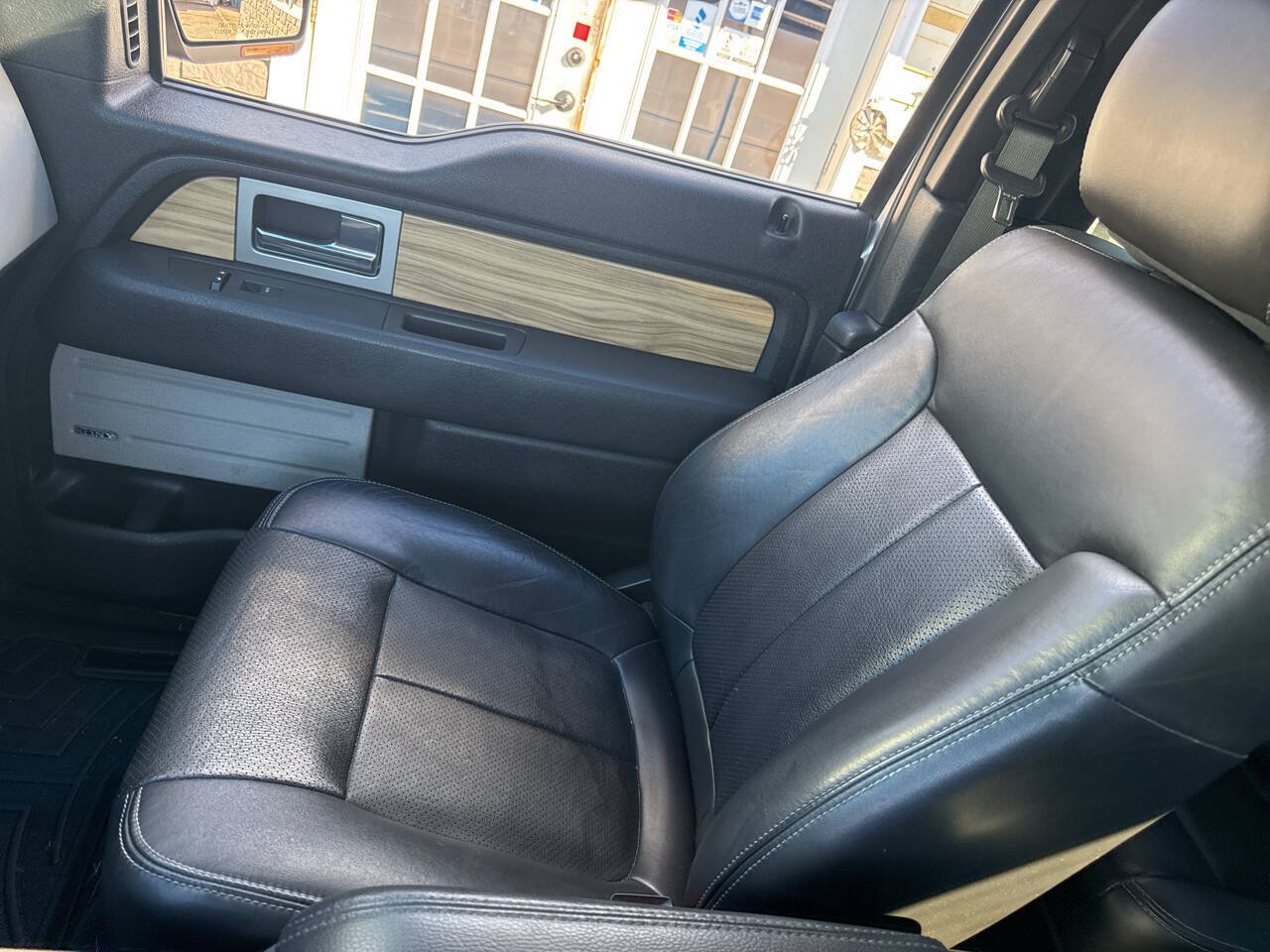 Used 2011 Ford F150 Lariat w/ Lariat Chrome Pkg AWD/4WD image 29