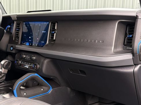 Used 2024 Ford Bronco Black Diamond AWD/4WD image 38