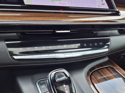 Used 2023 Cadillac Escalade Premium Luxury image 19