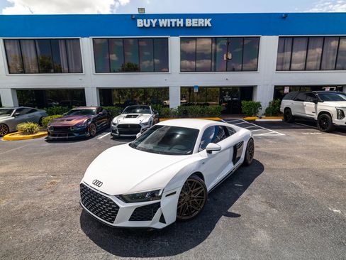 Used 2023 Audi R8 V10 performance image 5