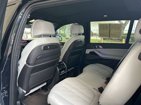 Used 2023 BMW X7 xDrive40i w/ Executive Package AWD/4WD image 48