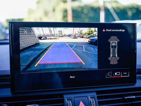 Used 2023 Audi Q5 2.0T Premium w/ Convenience Package image 23