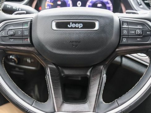 Used 2023 Jeep Grand Cherokee L Limited image 30