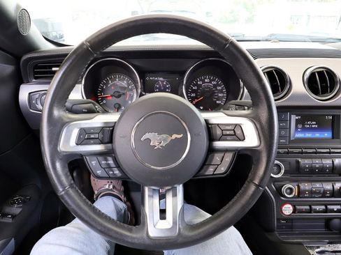 Used 2015 Ford Mustang GT RWD image 25