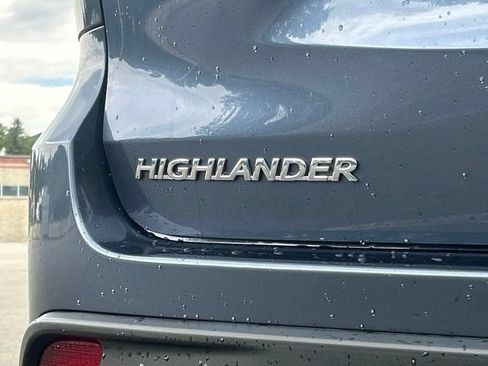 Used 2019 Toyota Highlander XLE AWD/4WD image 11
