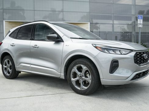 Used 2023 Ford Escape ST-Line image 3