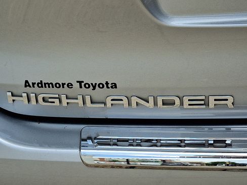 Used 2023 Toyota Highlander Platinum AWD/4WD image 30