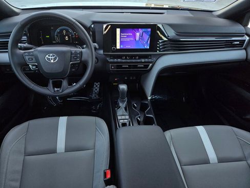 Used 2026 Toyota Camry SE AWD/4WD image 12