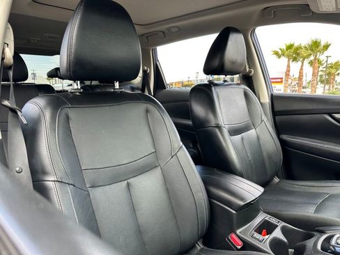 Used 2018 Nissan Rogue SL w/ Premium Package FWD image 28