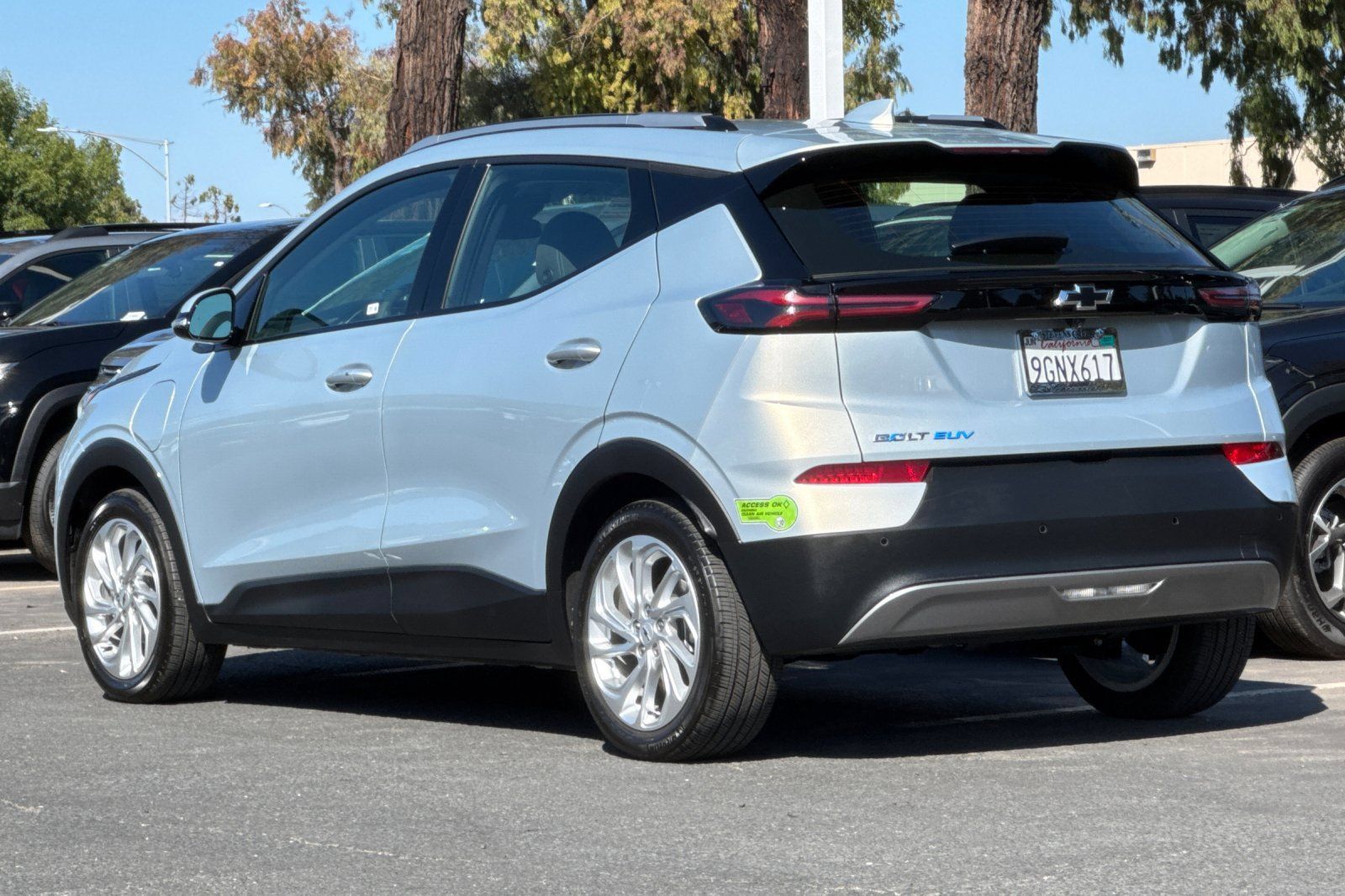 Used 2023 Chevrolet Bolt EUV LT w/ Driver Confidence Package FWD image 7