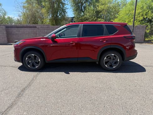 Used 2025 Nissan Rogue SV FWD image 6