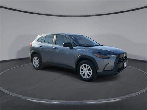 Used 2026 Toyota Corolla Cross L image 2