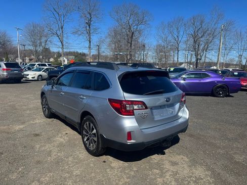 Used 2016 Subaru Outback 2.5i Limited image 9