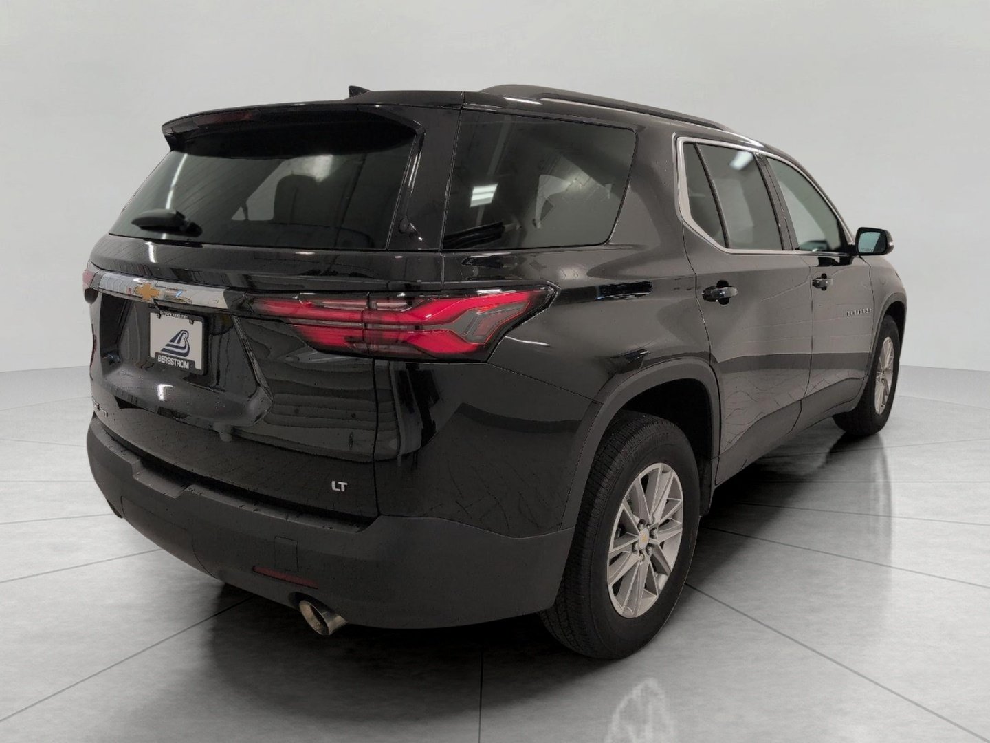 Used 2023 Chevrolet Traverse LT AWD/4WD image 19