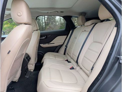Used 2018 Jaguar F-PACE Prestige image 17