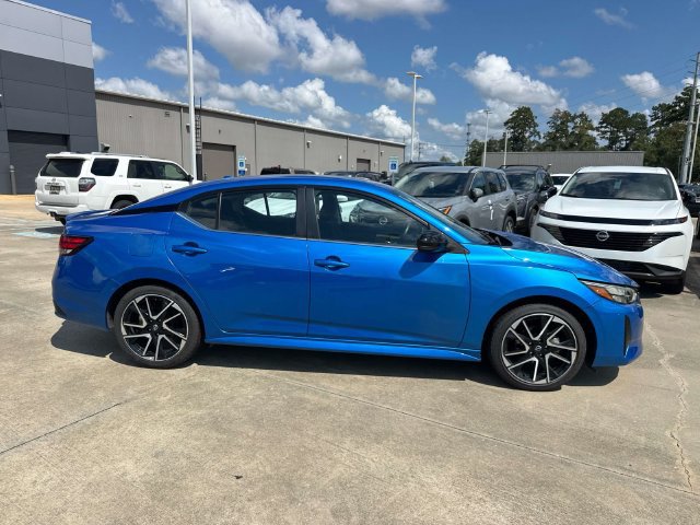 Used 2025 Nissan Sentra SR FWD image 13