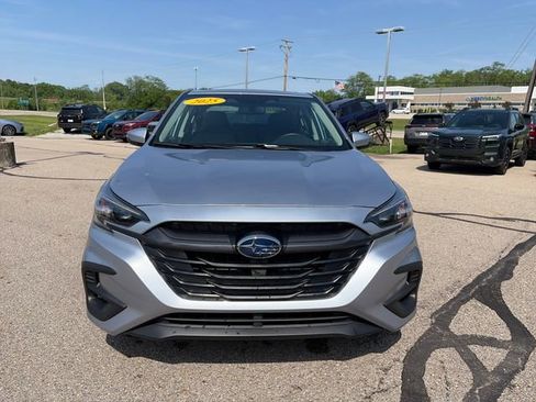 Used 2025 Subaru Legacy Premium AWD/4WD image 2