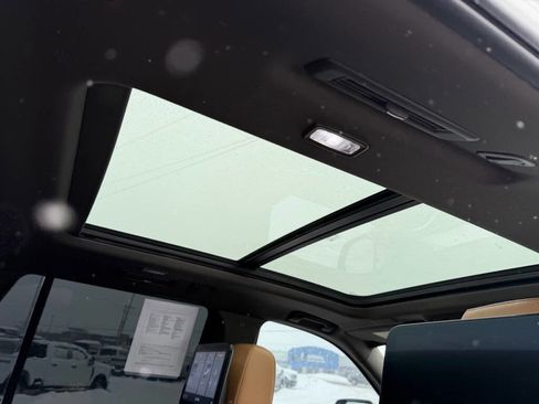 Used 2021 Cadillac Escalade Premium Luxury w/ LPO, Illumination Package image 62