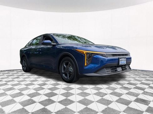 Used 2025 Kia K4 FWD image 12