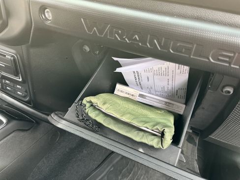 Used 2020 Jeep Wrangler Unlimited Sport image 29