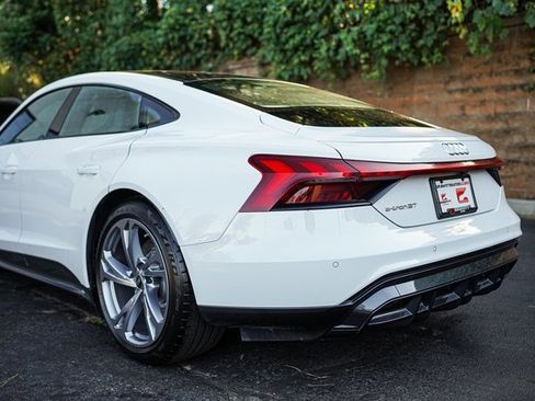 Used 2022 Audi e-tron GT Premium Plus image 7