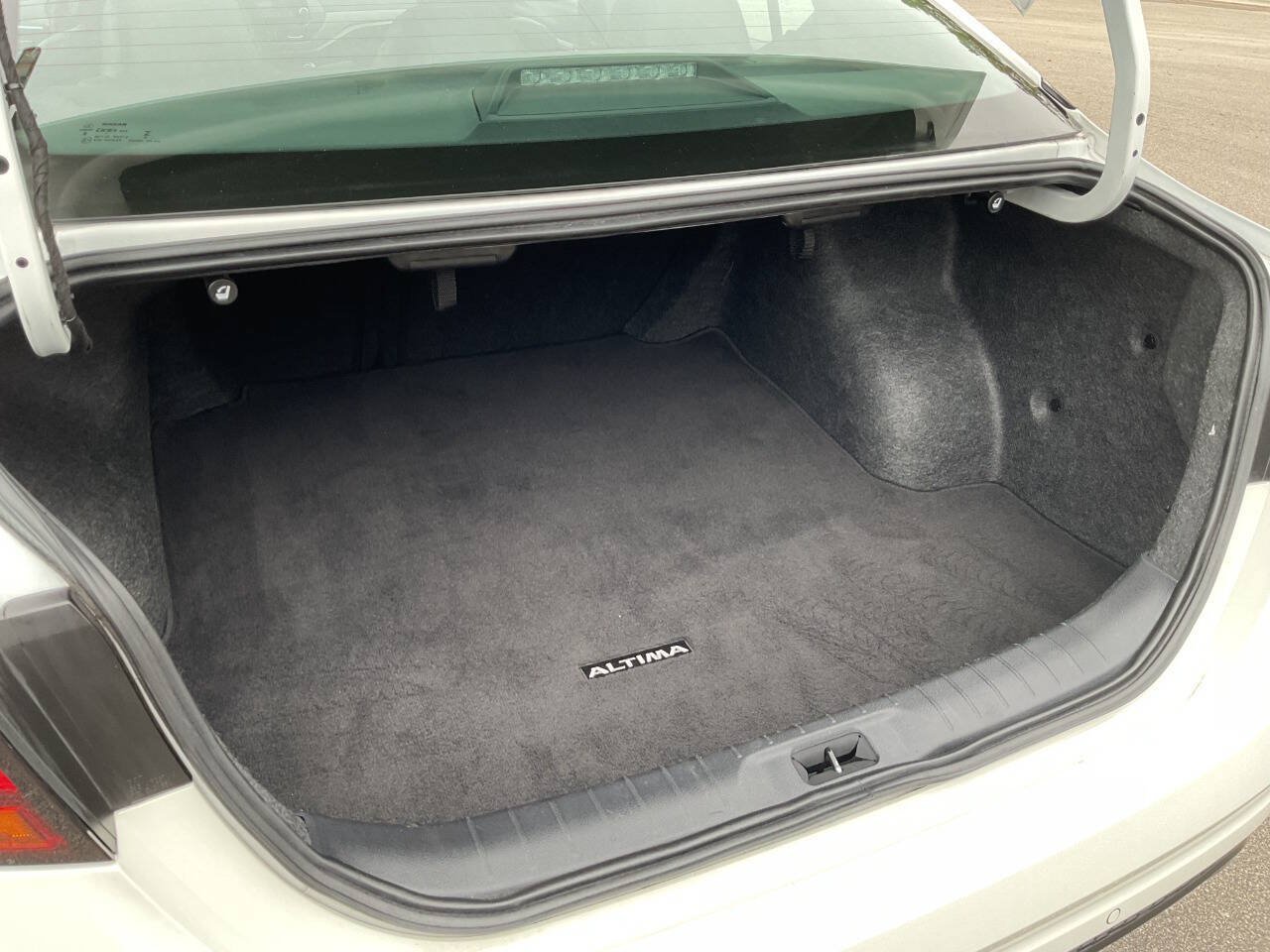 Used 2025 Nissan Altima 2.5 SR FWD image 34