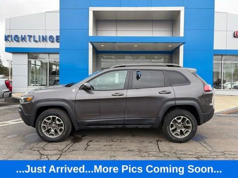 Used 2020 Jeep Cherokee Trailhawk w/ Cold Weather Group AWD/4WD image 5