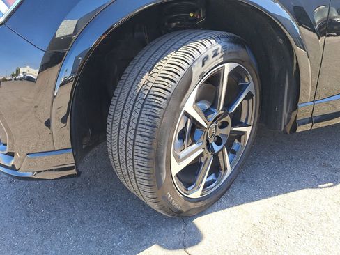 Certified 2025 Audi Q3 2.0T Premium Plus w/ Premium Plus Package image 36