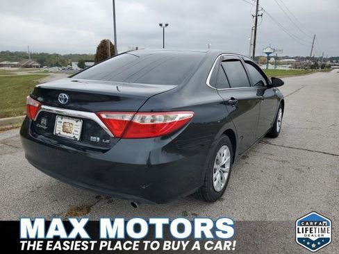 Used 2017 Toyota Camry LE image 3