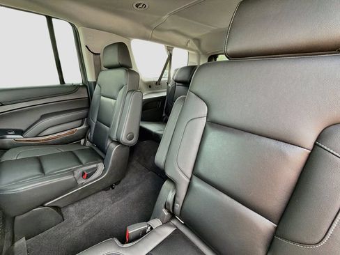 Used 2019 Chevrolet Suburban LT AWD/4WD image 11